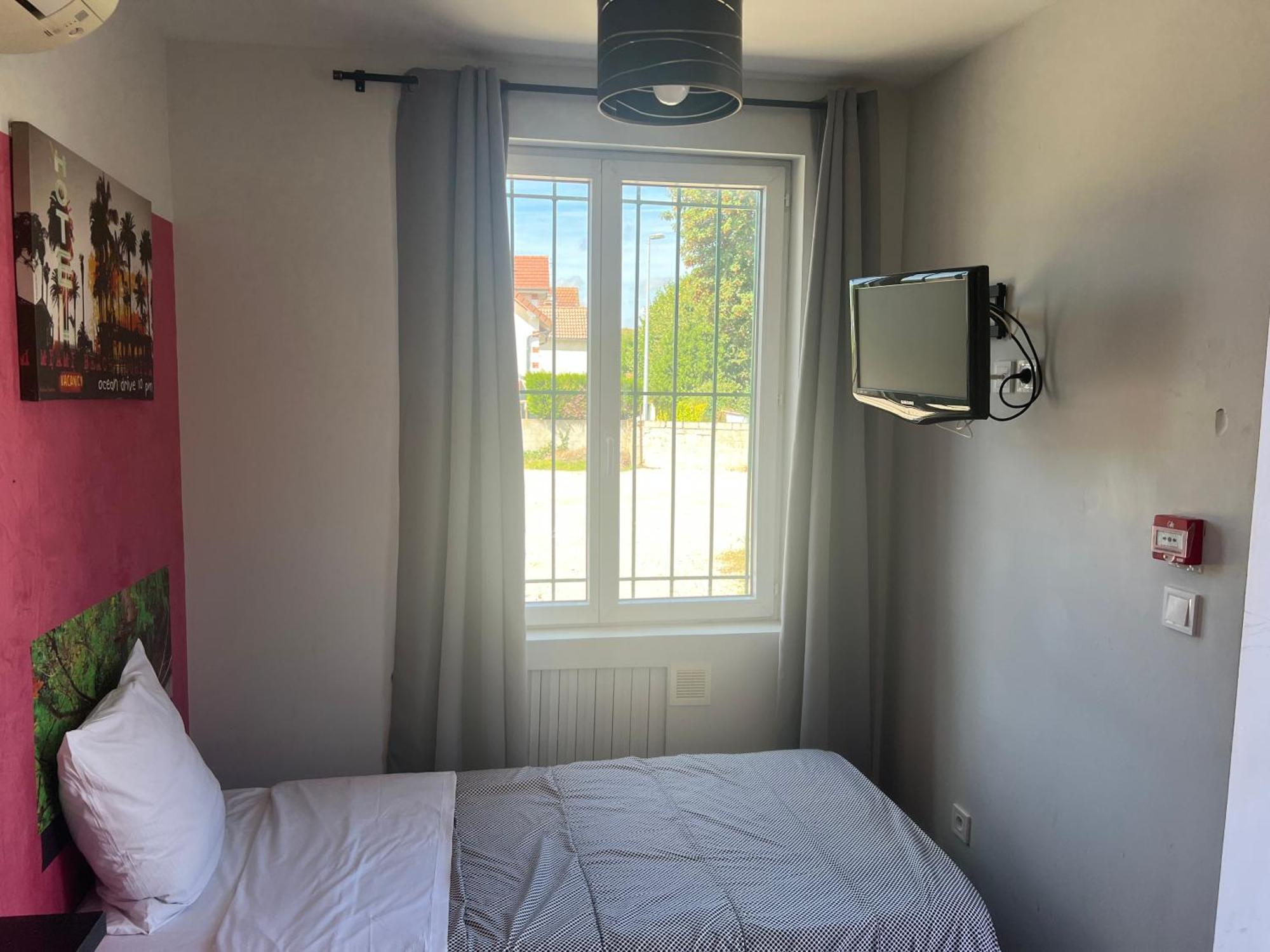 Hotel Des 2 Gares Осер Екстер'єр фото